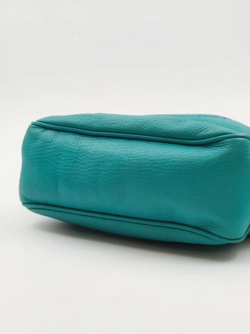 Gucci Soho Disco Leather Crossbody Bag Turquoise Tassel Zip Camera Bag Auth